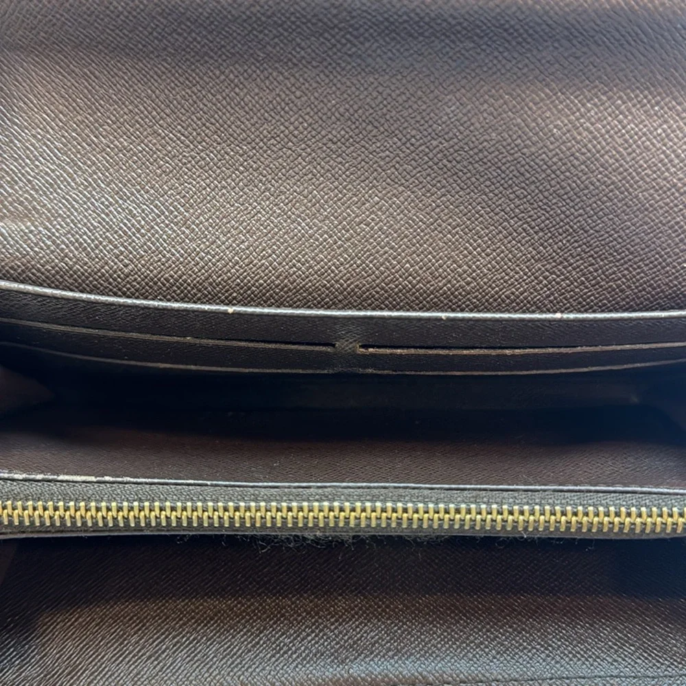 11046 Louis Damier Long Wallet in good condition, Snap not working Easy fix!! - Picture 2 of 16